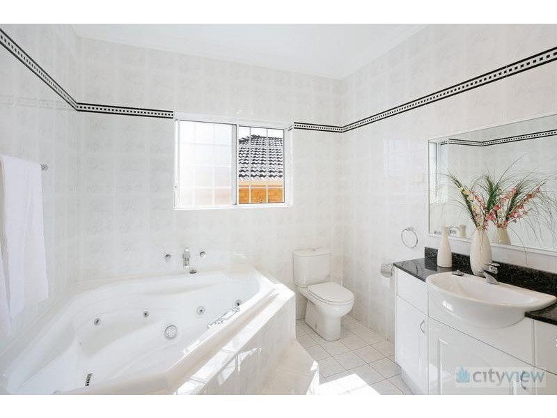 31 Weston Rd, Hurstville NSW 2220