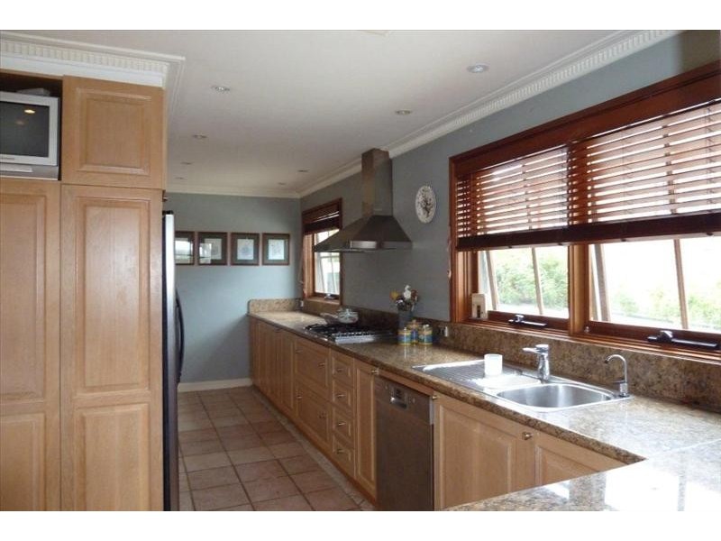 11 Alma St, Hurstville NSW 2220