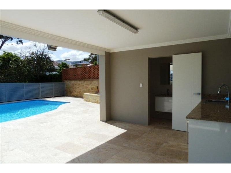 3 NELLELLA ST, Blakehurst NSW 2221