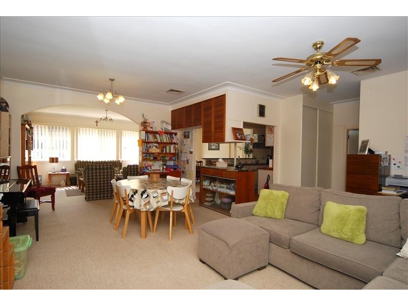 42 Croydon Rd, Hurstville NSW 2220