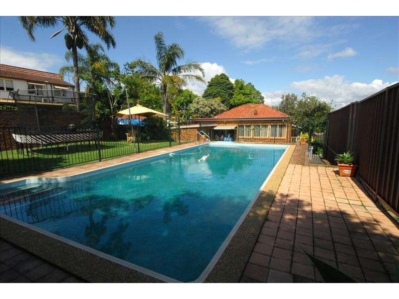 42 Croydon Rd, Hurstville NSW 2220