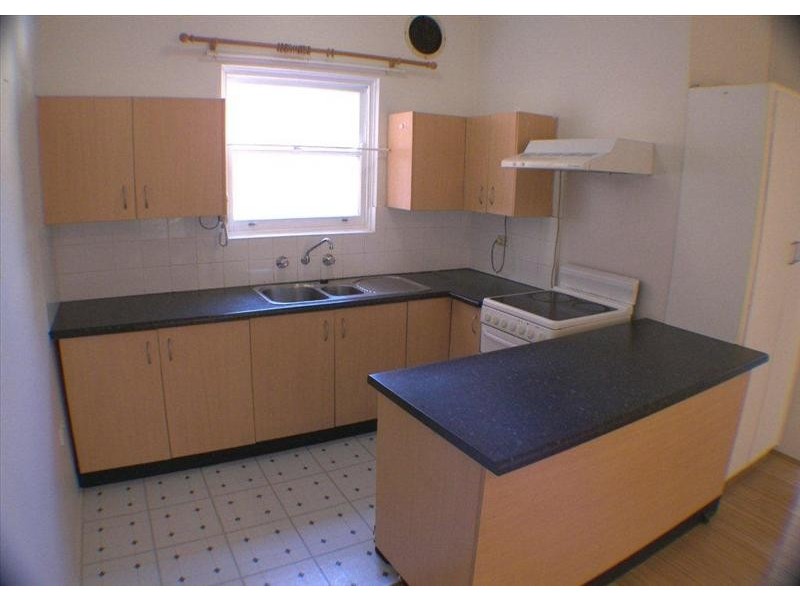 33 Carrington Ave, Hurstville NSW 2220