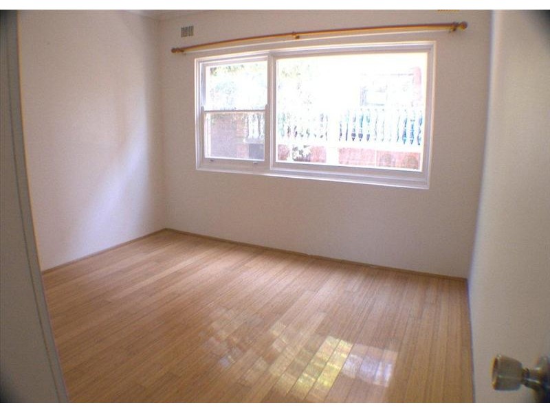 33 Carrington Ave, Hurstville NSW 2220