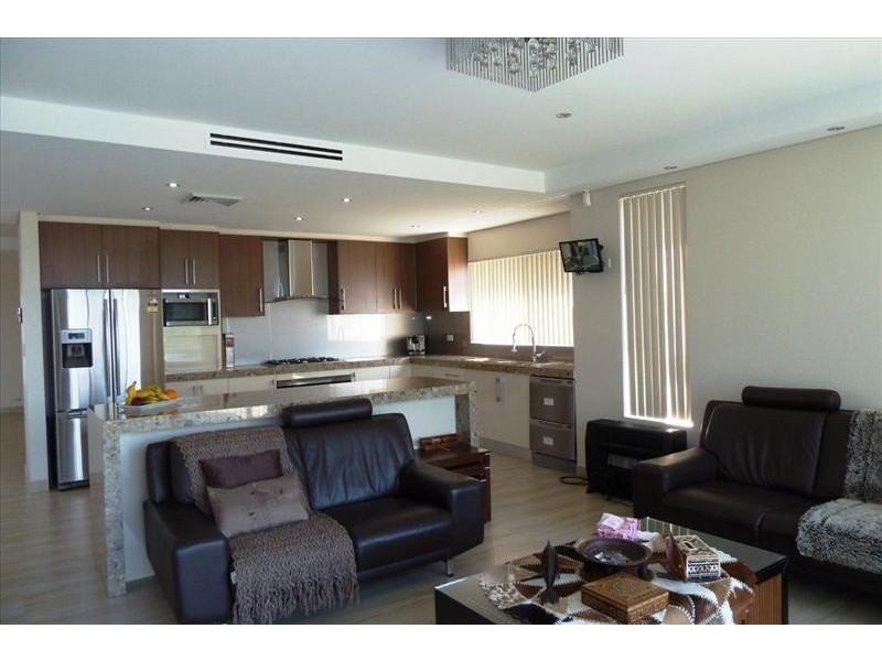 16 Weston Rd, Hurstville NSW 2220