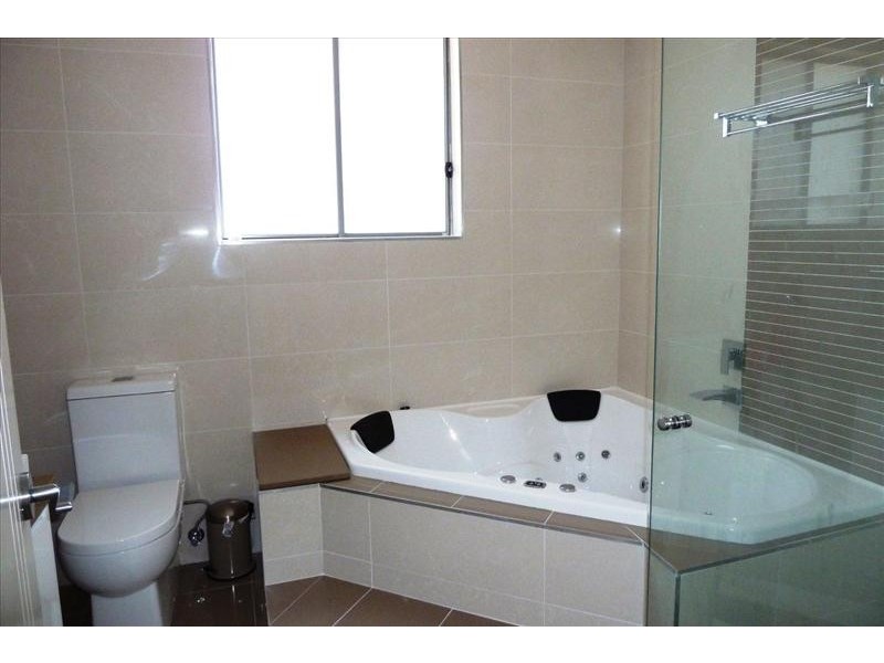 16 Weston Rd, Hurstville NSW 2220