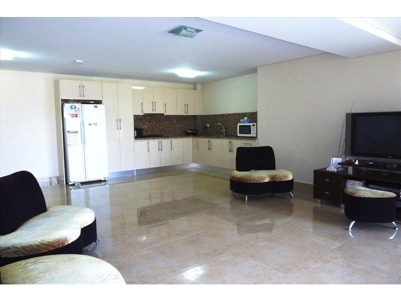 16 Weston Rd, Hurstville NSW 2220