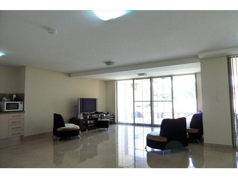 16 Weston Rd, Hurstville NSW 2220