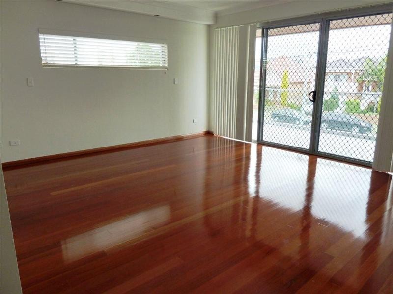 6 Clevedon Rd, Hurstville NSW 2220