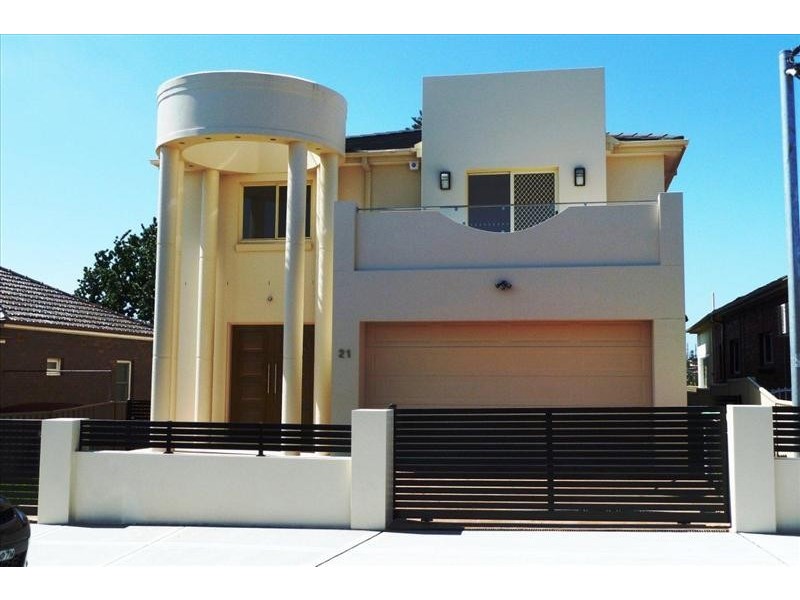 21 GANNONS, Hurstville NSW 2220