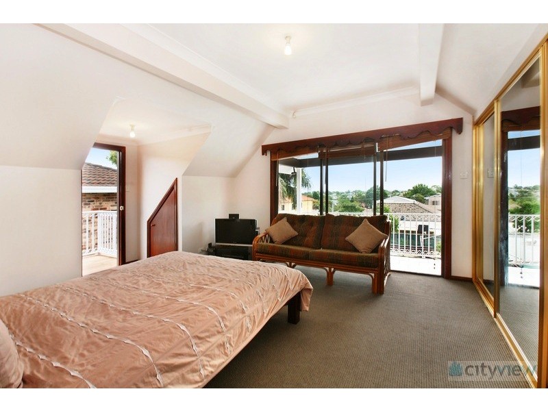 112 GLOUCESTER RD, Hurstville NSW 2220