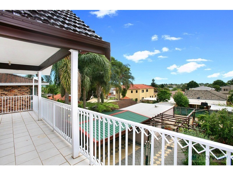 112 GLOUCESTER RD, Hurstville NSW 2220