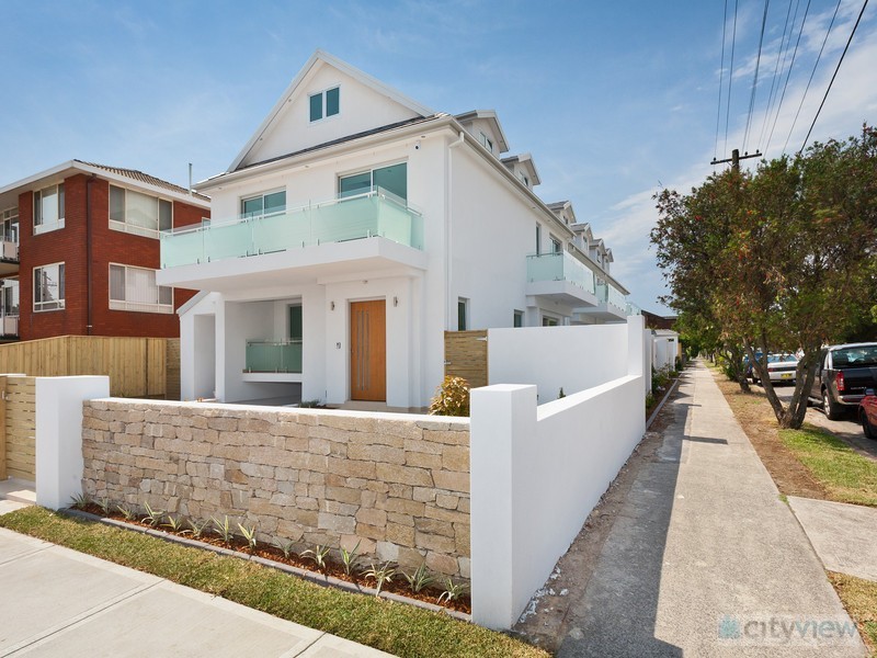 2/18A MOATE AVE, Brighton-le-sands NSW 2216
