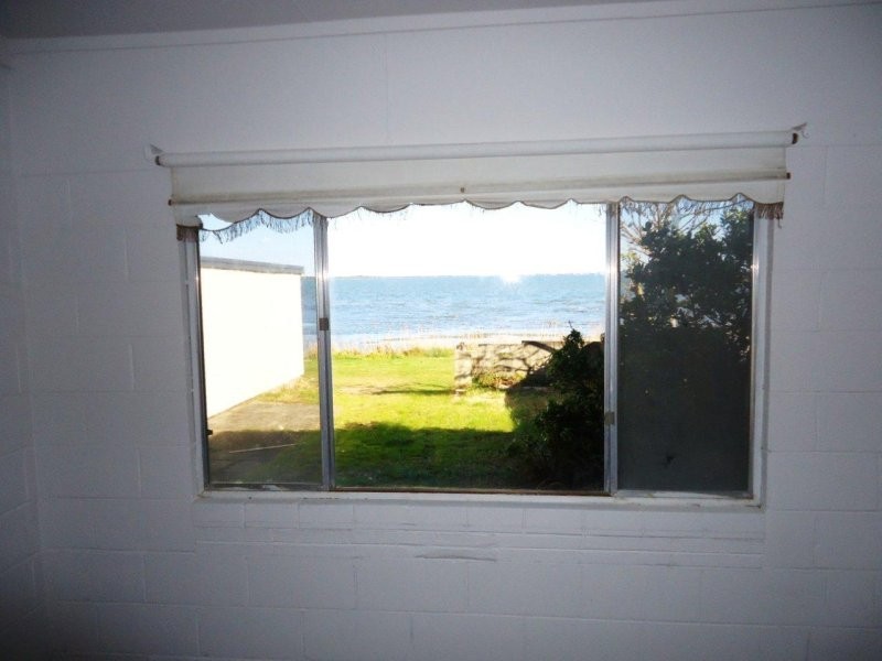 18 MARKS RD, Gorokan NSW 2263