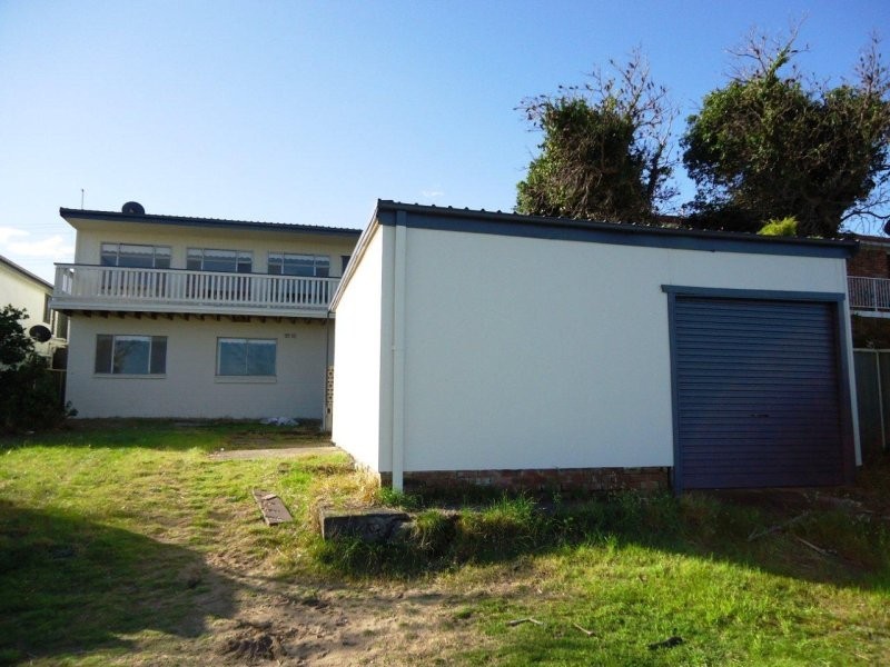 18 MARKS RD, Gorokan NSW 2263