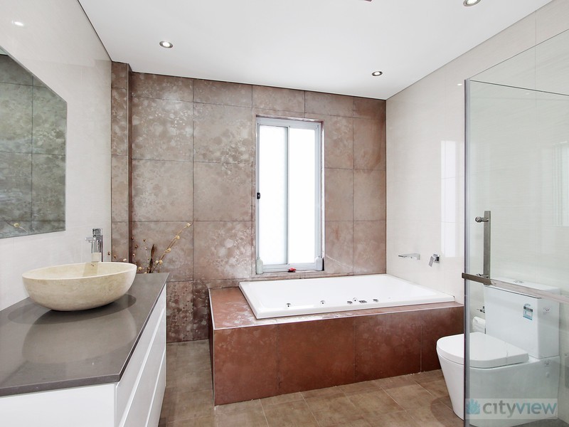 86 MORSHEAD DR, Connells Point NSW 2221