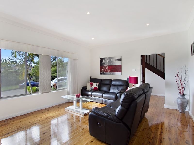 11 Anitra Ave, Kareela NSW 2232