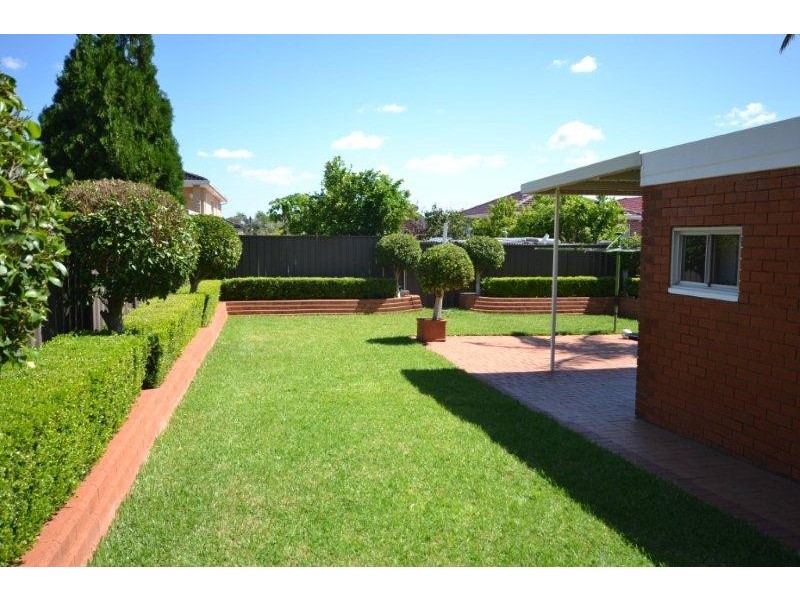 37 Taunton Rd, Hurstville NSW 2220