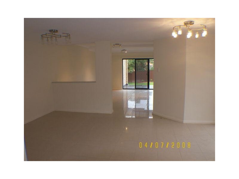 3 RONA ST, Peakhurst NSW 2210