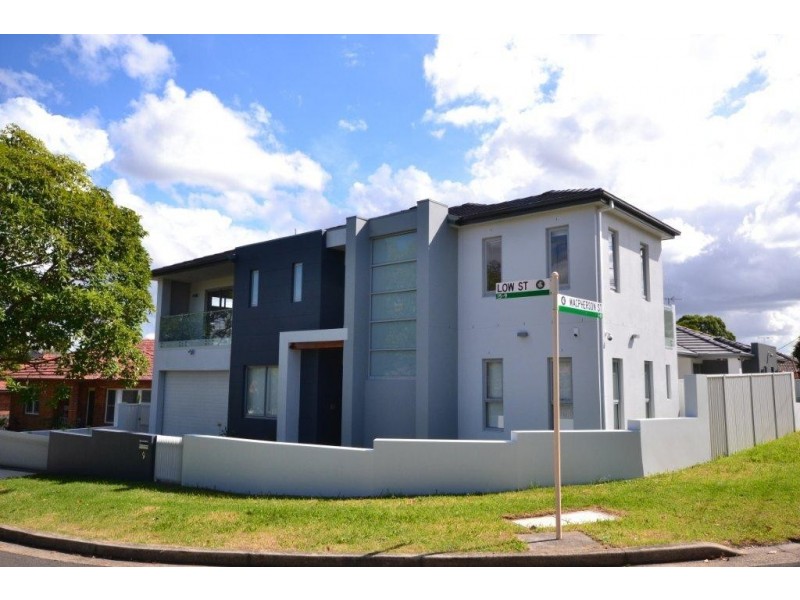 9 Low St, Hurstville NSW 2220