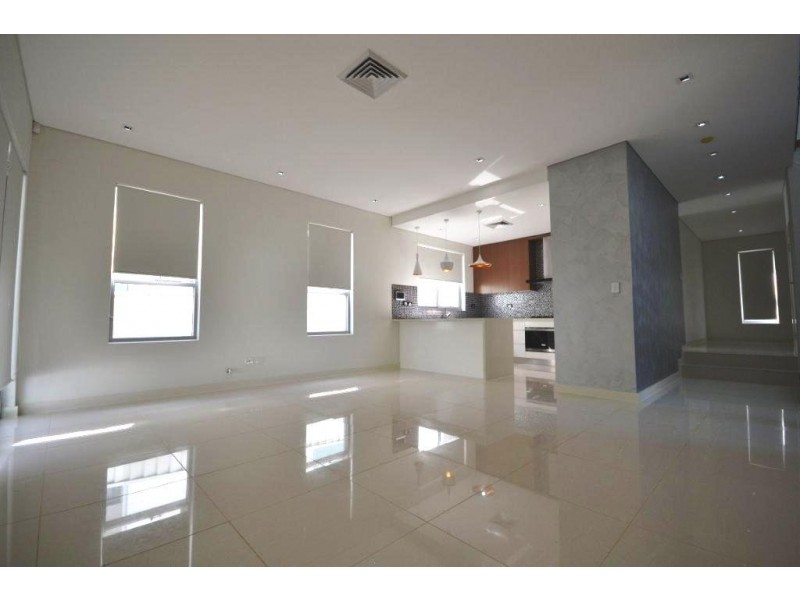 9 Low St, Hurstville NSW 2220