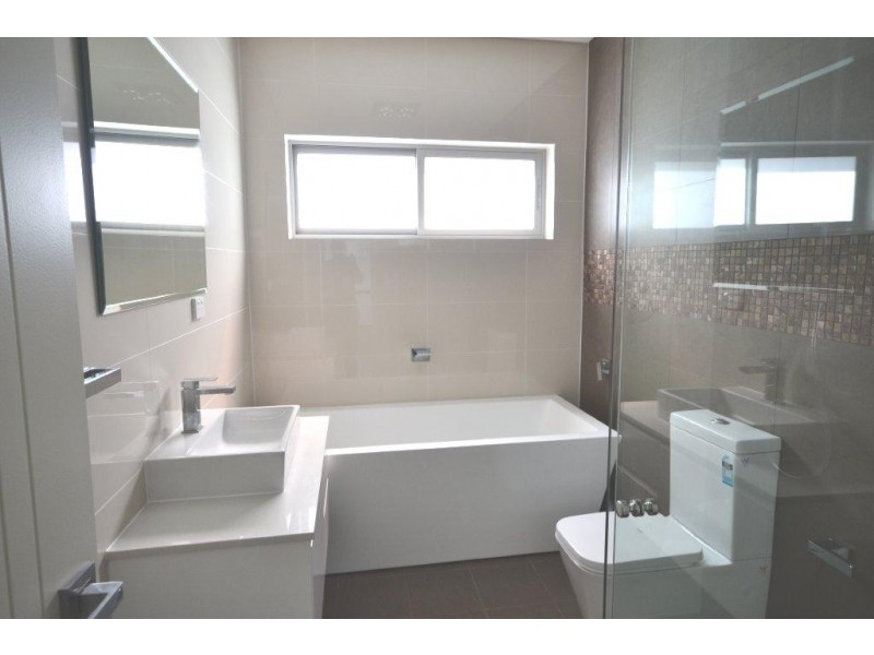 9 Low St, Hurstville NSW 2220