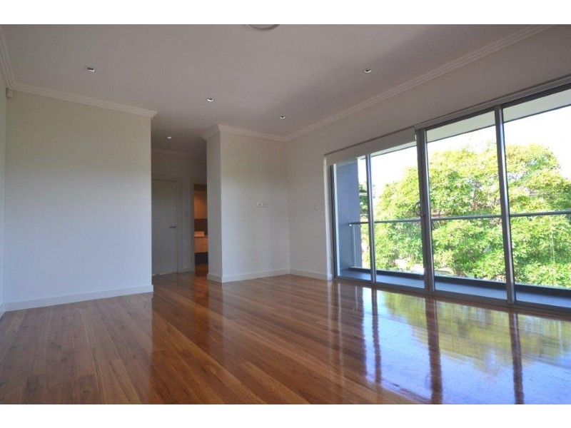 9 Low St, Hurstville NSW 2220