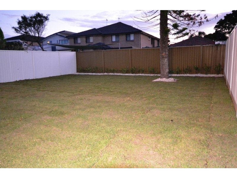 15 Mount Ave, Roselands NSW 2196