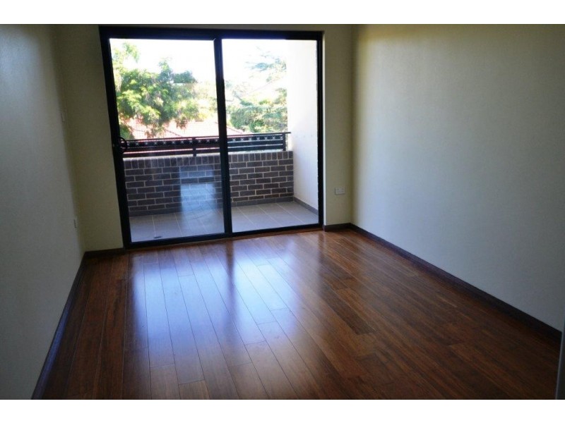 85 Basseet St, Hurstville NSW 2220