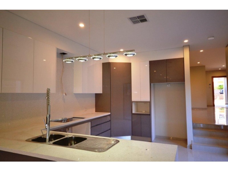 85 Basseet St, Hurstville NSW 2220