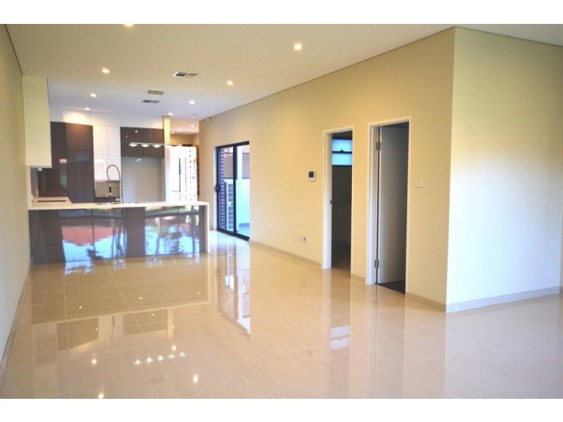 85 Basseet St, Hurstville NSW 2220