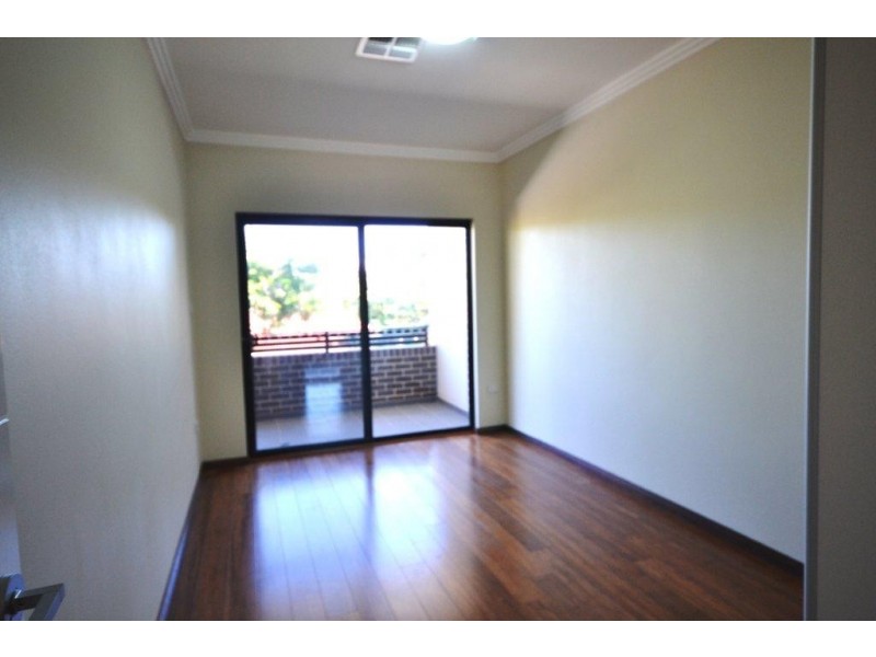 85a Basseet St, Hurstville NSW 2220