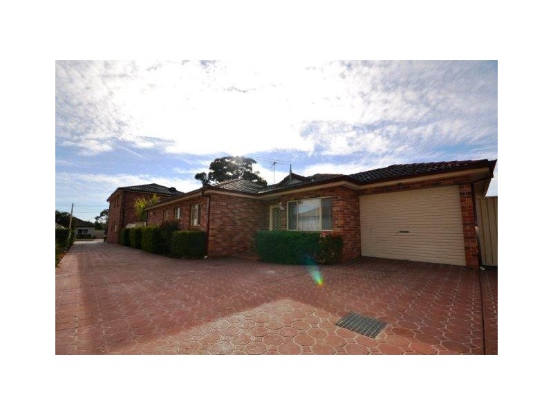 2/41 Shenstone Rd, Riverwood NSW 2210