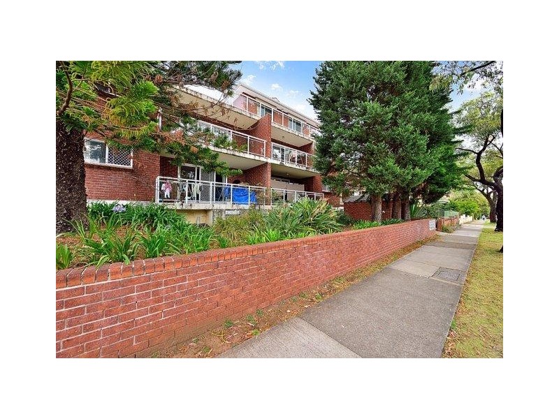 8/7-9 Dalcassia Street, Hurstville NSW 2220