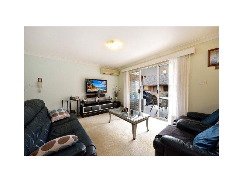 8/7-9 Dalcassia Street, Hurstville NSW 2220