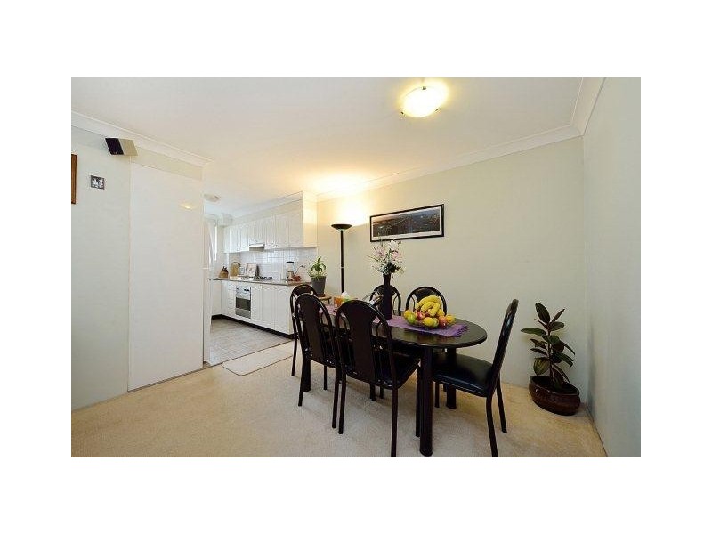 8/7-9 Dalcassia Street, Hurstville NSW 2220