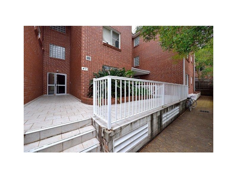 8/7-9 Dalcassia Street, Hurstville NSW 2220