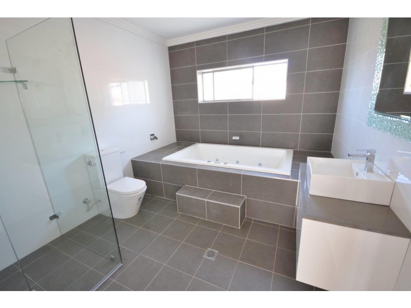 62 Barnards Avenue, Hurstville NSW 2220