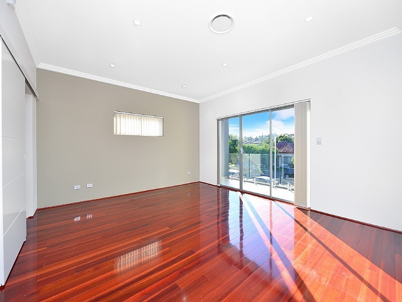 17 Barton Road, Kogarah NSW 2217