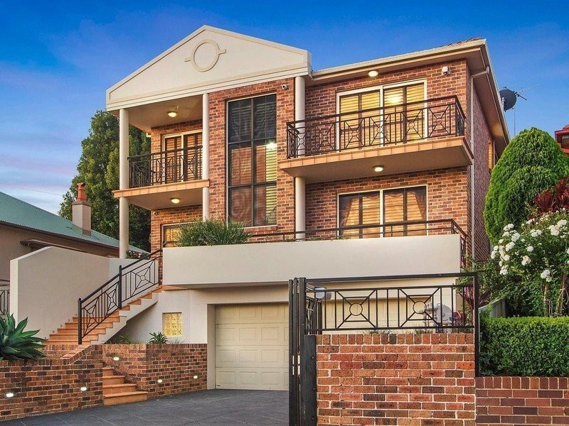 7 Poole Street, Kingsgrove NSW 2208