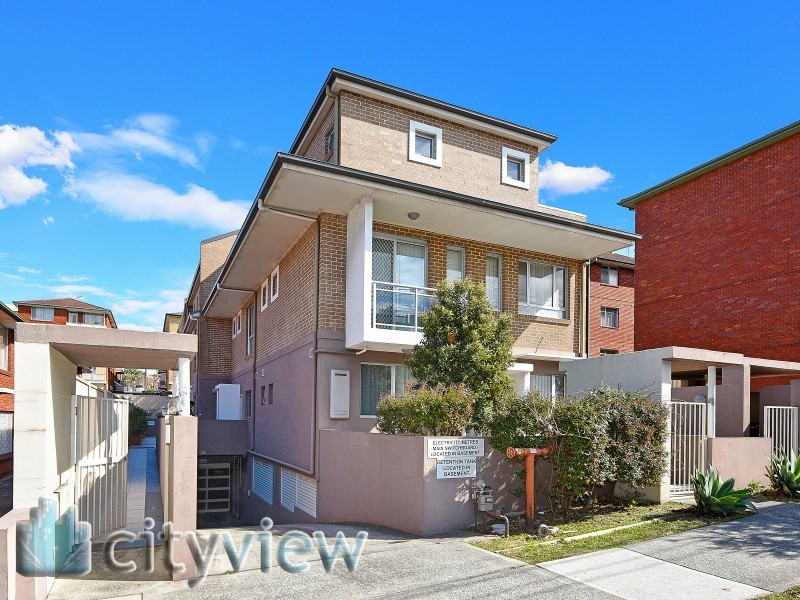 2/67 The Avenue, Hurstville NSW 2220