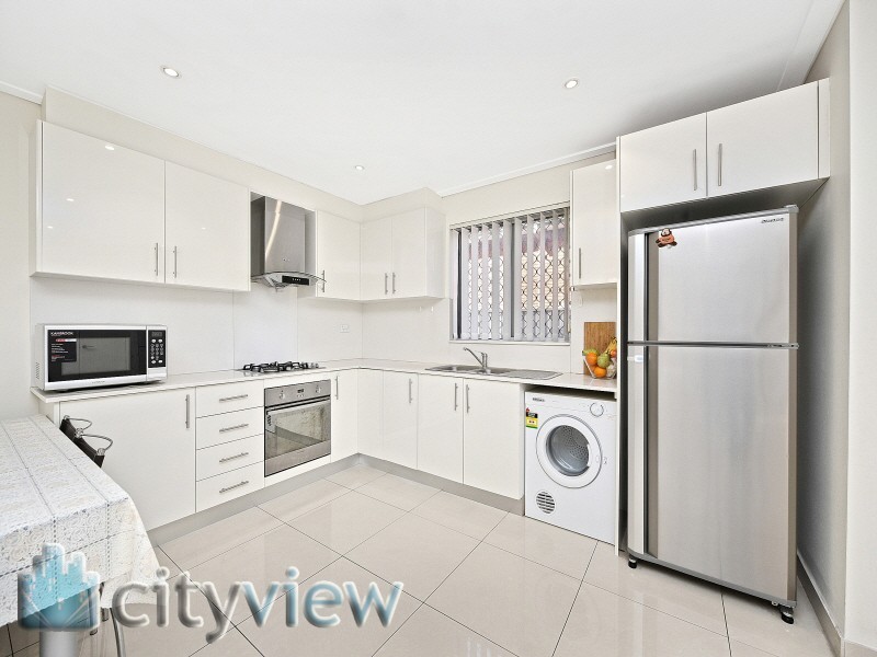 2/67 The Avenue, Hurstville NSW 2220