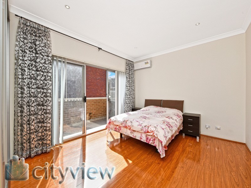 2/67 The Avenue, Hurstville NSW 2220