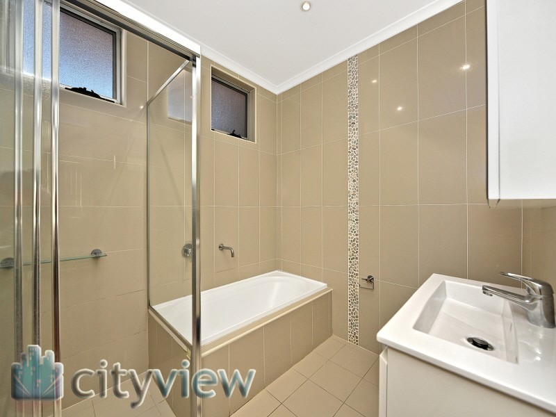 2/67 The Avenue, Hurstville NSW 2220