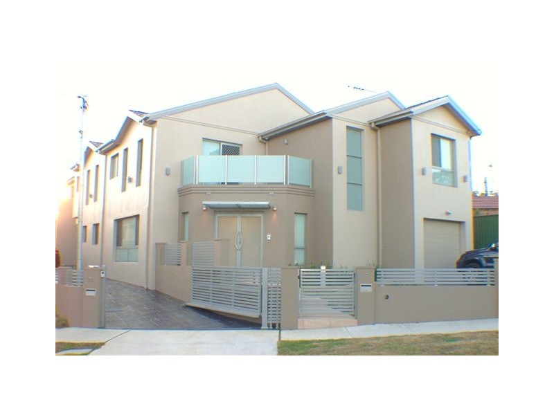 2 GLENFARNE ST, Bexley NSW 2207