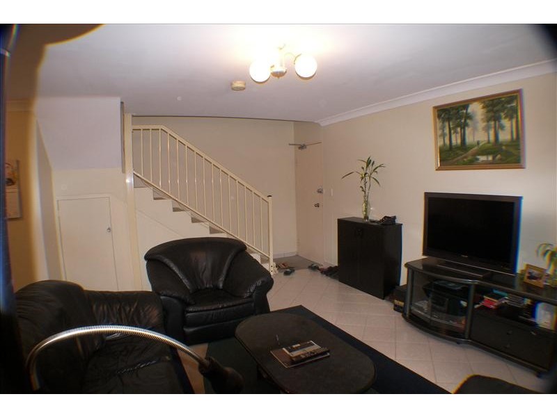 3/10-12 Cairns St, Riverwood NSW 2210