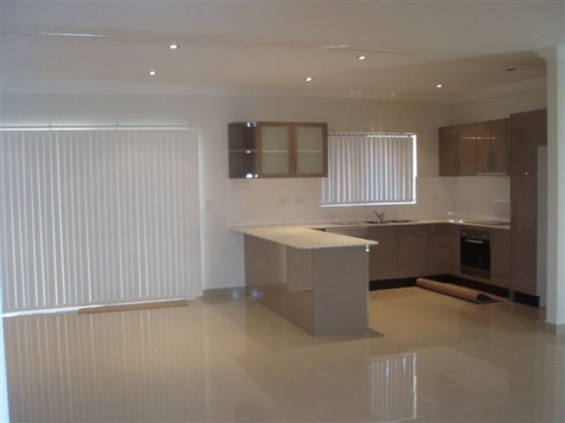 33 JACQUES AV, Peakhurst NSW 2210