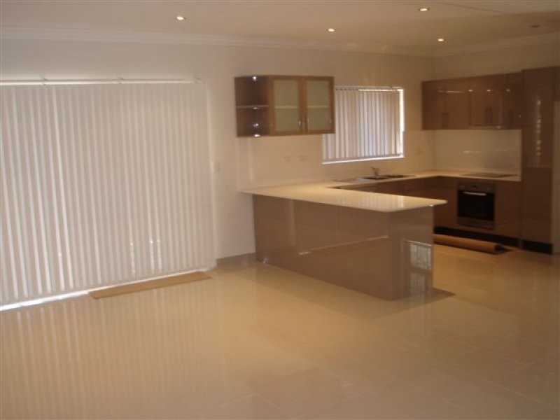 33 JACQUES AV, Peakhurst NSW 2210