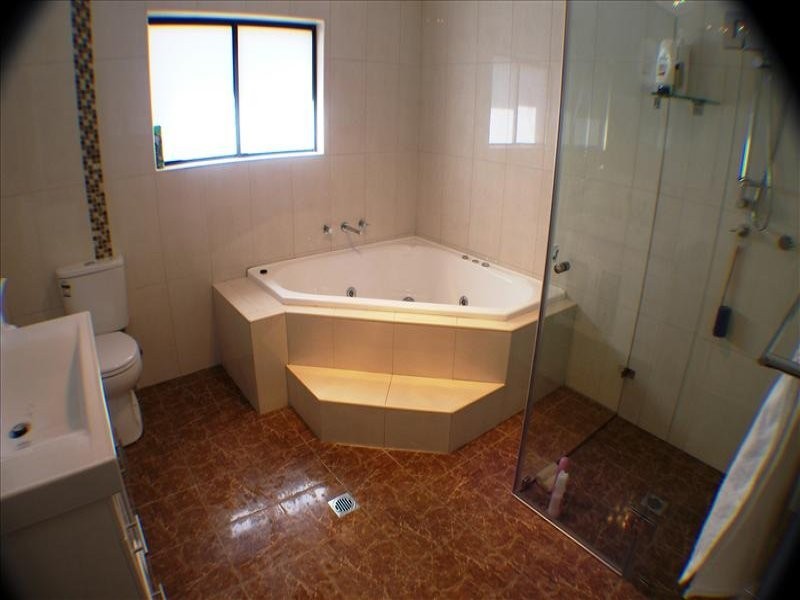 32 TARONGA ST, Hurstville NSW 2220