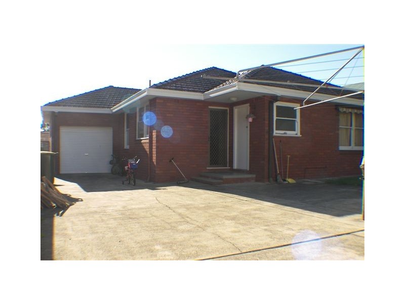 11 HODGE ST, Hurstville NSW 2220