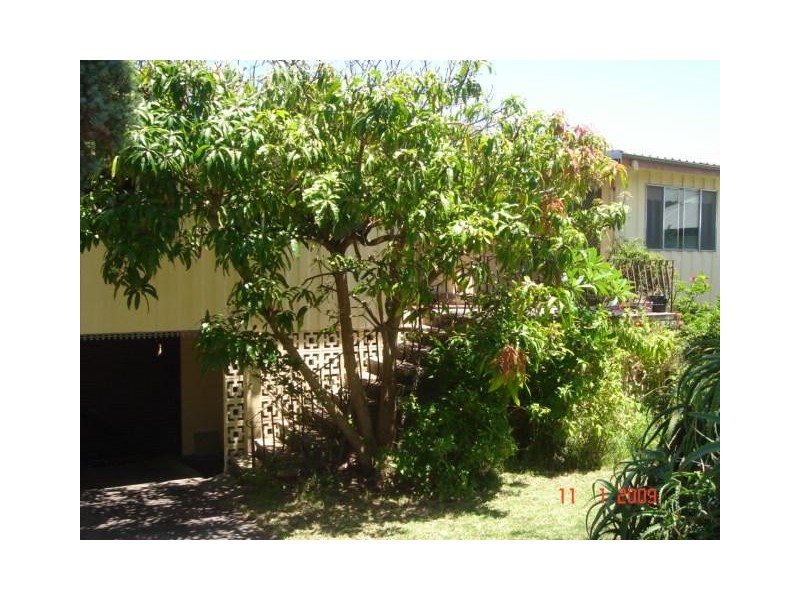 18 Marks Rd, Gorokan NSW 2263